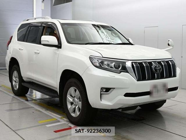 Toyota LAND CRUISER 2018 7216378-6