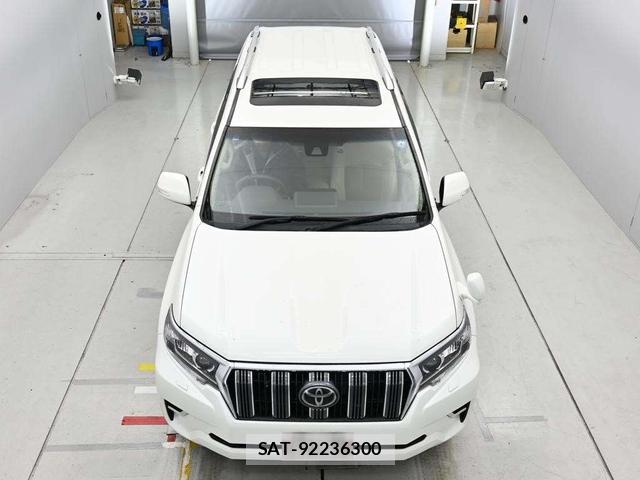 Toyota LAND CRUISER 2018 7216378-7