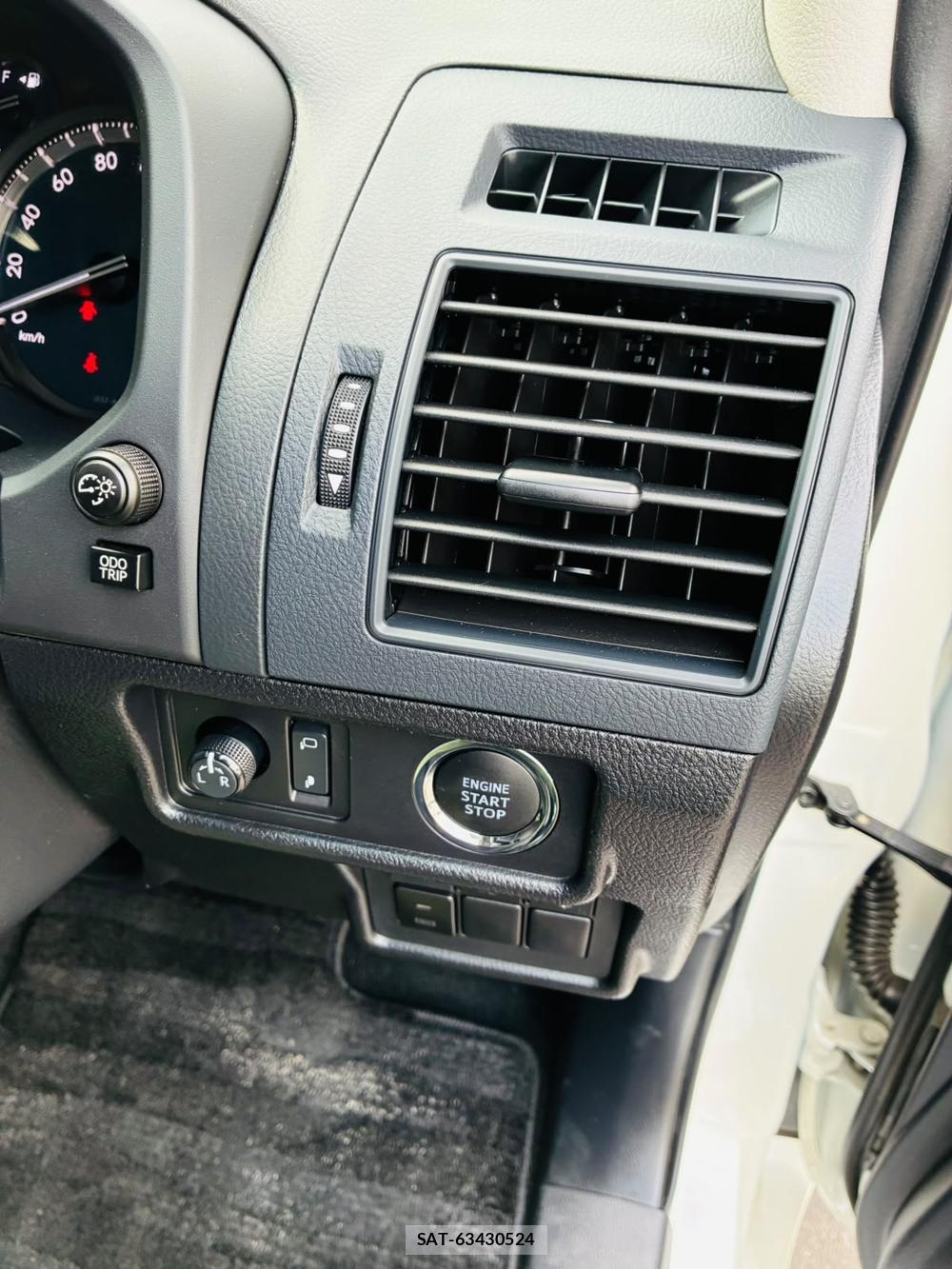Toyota LAND CRUISER 2020-07 8079876-16