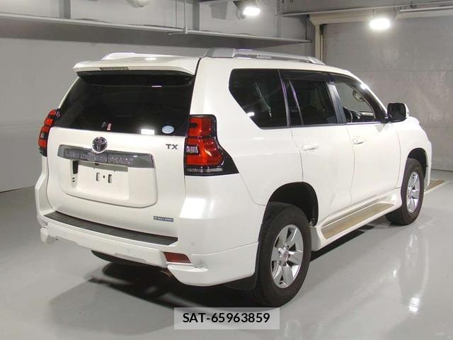 Toyota LAND CRUISER 2019-04 8656630-1