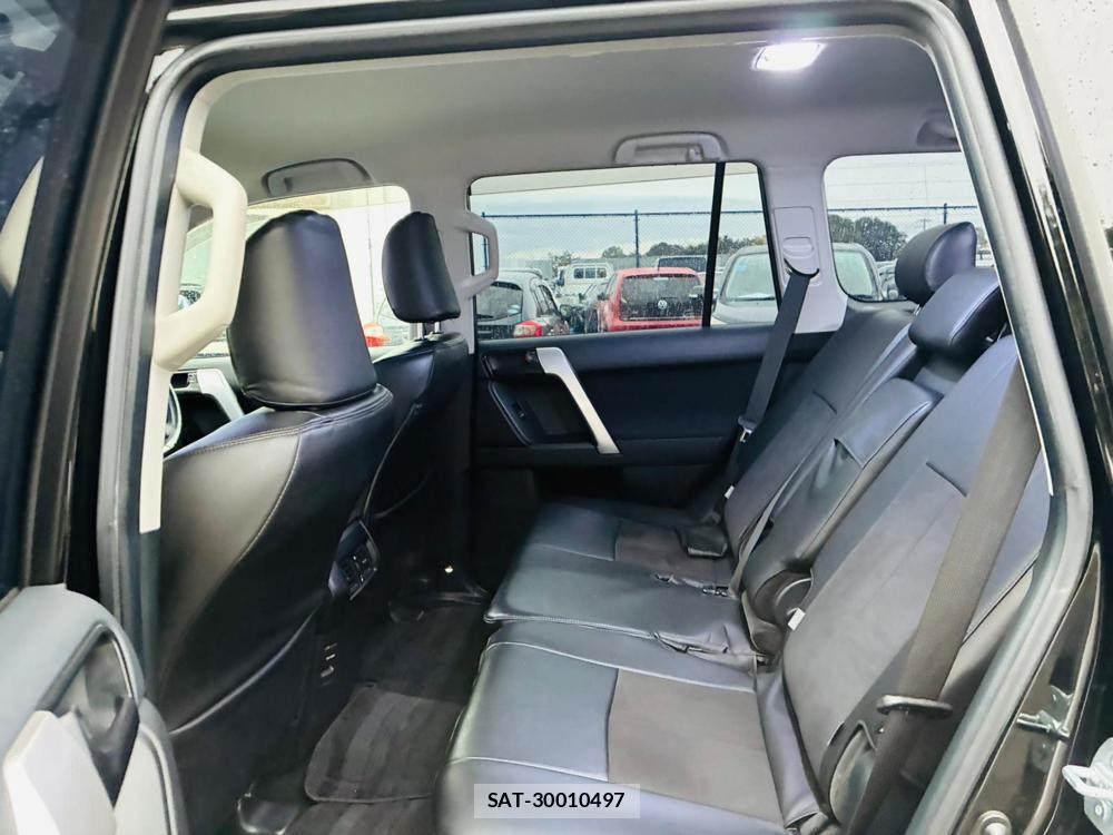 Toyota LAND CRUISER 2020-07 8589324-9