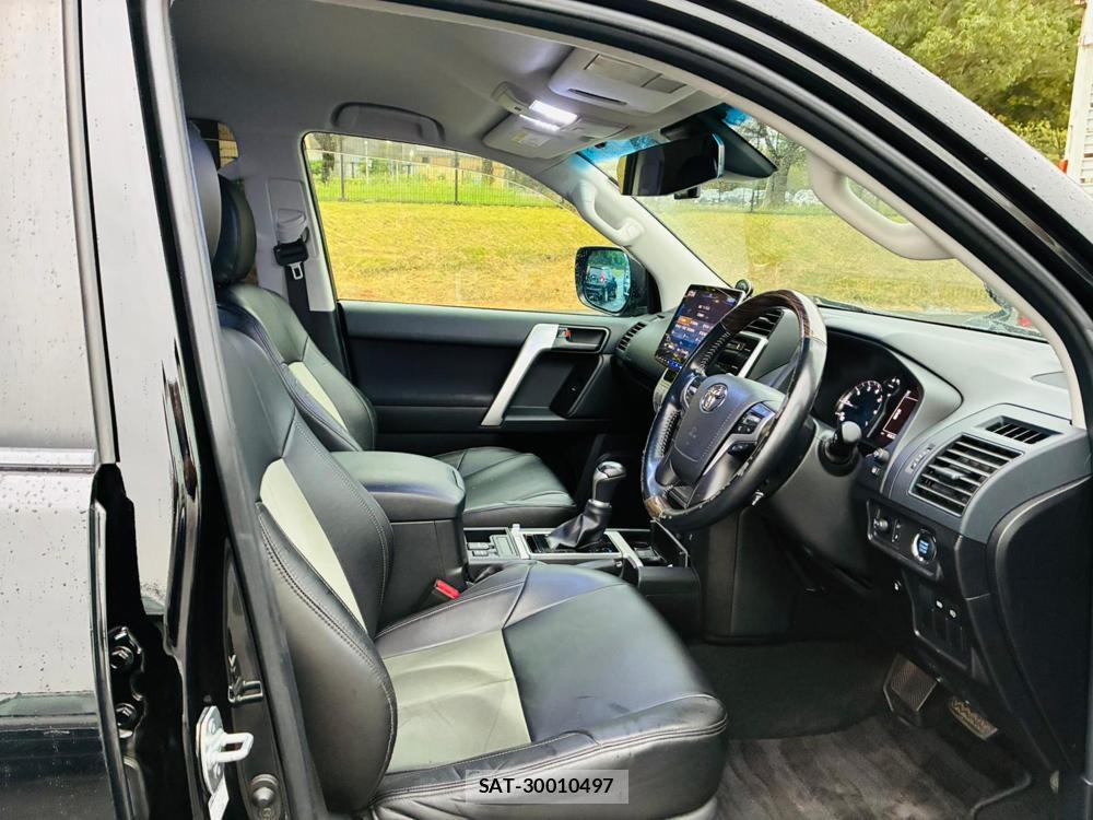 Toyota LAND CRUISER 2020-07 8589324-11