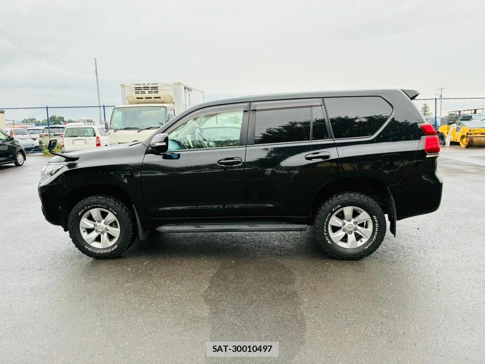 Toyota LAND CRUISER 2020-07 8589324-1