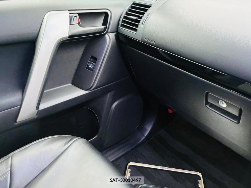 Toyota LAND CRUISER 2020-07 8589324-24