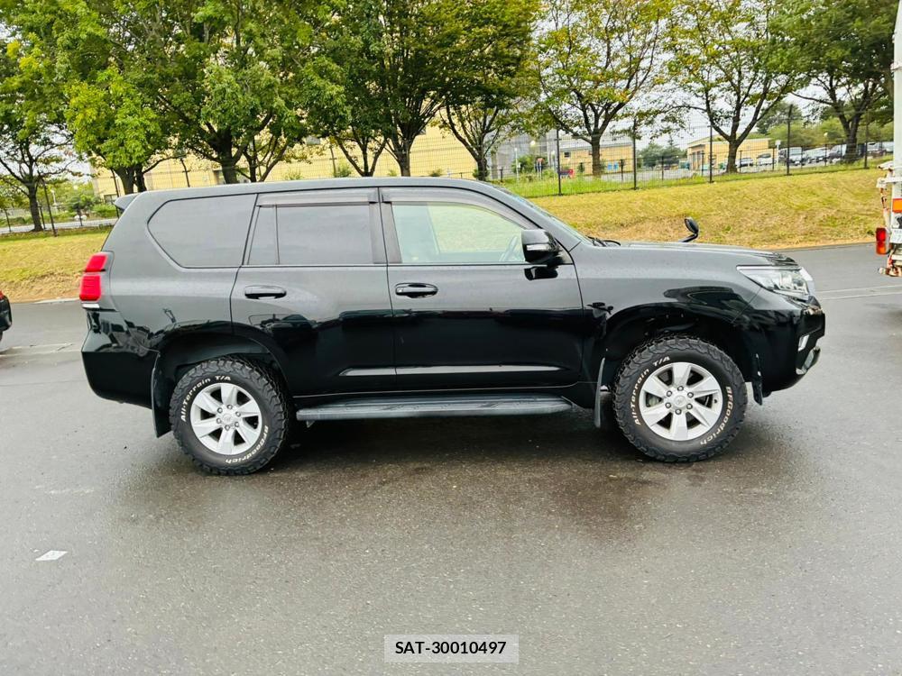 Toyota LAND CRUISER 2020-07 8589324-5