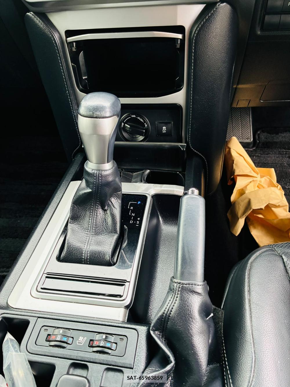 Toyota LAND CRUISER 2019-04 8656630-21