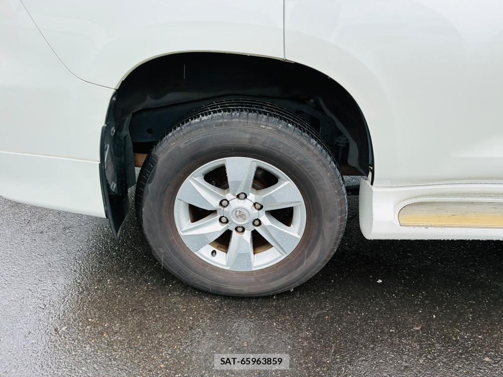 Toyota LAND CRUISER 2019-04 8656630-28