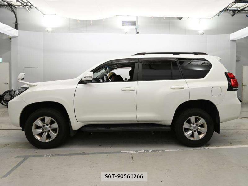 Toyota LAND CRUISER 2019-11 8842995-1