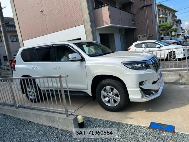 2023 Toyota Land Cruiser Prado — Photo 5