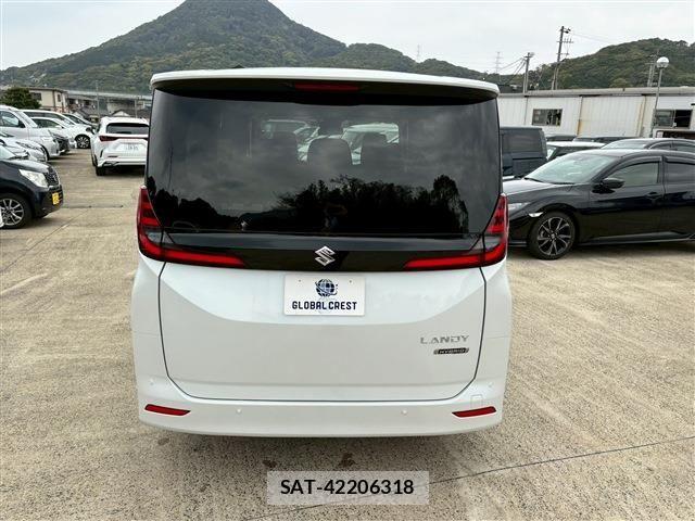 Suzuki LANDY 2026-03 6245006-12