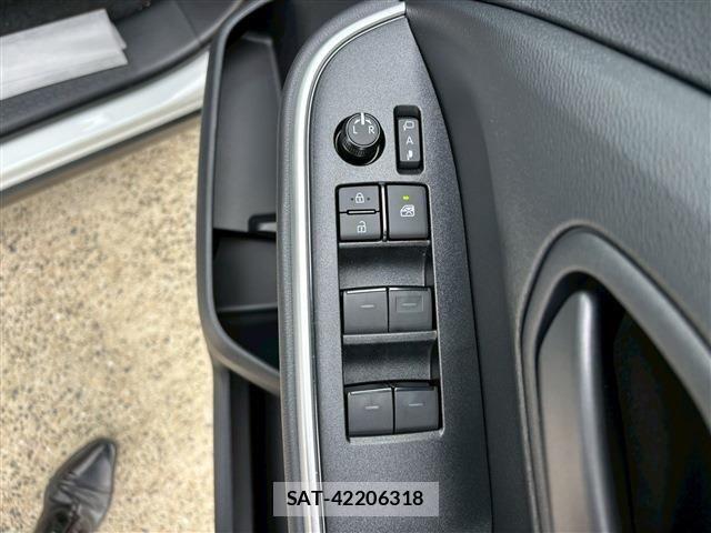 Suzuki LANDY 2026-03 6245006-16