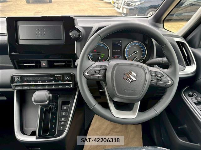 Suzuki LANDY 2026-03 6245006-18