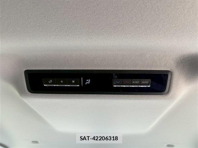 Suzuki LANDY 2026-03 6245006-27