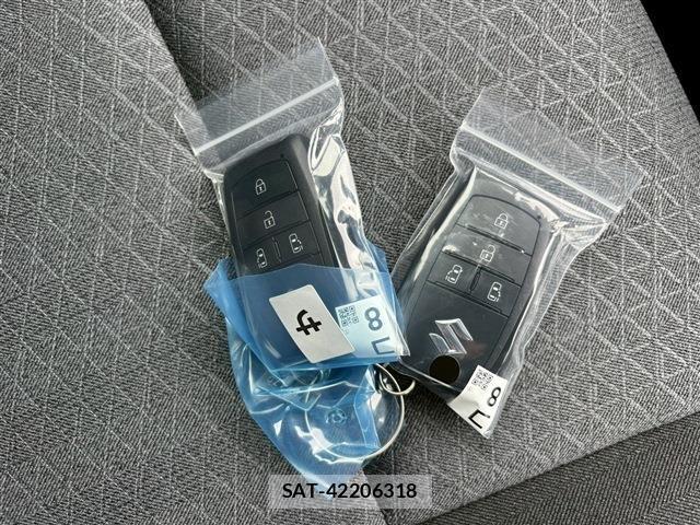 Suzuki LANDY 2026-03 6245006-28