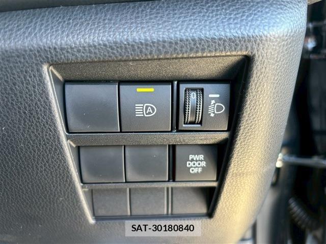 Suzuki LANDY 2026-04 6752196-17