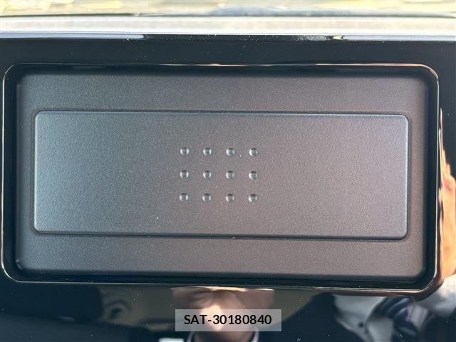 Suzuki LANDY 2026-04 6752196-19