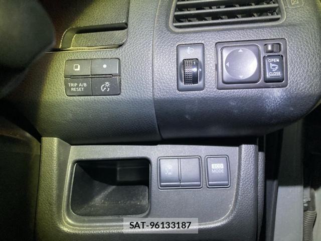 Suzuki LANDY 2011-06 6907383-14