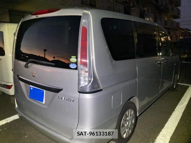 Suzuki LANDY 2011-06 6907383-6