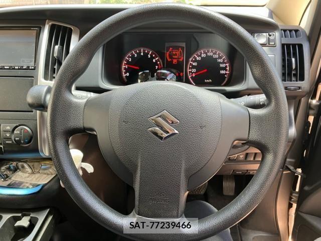 Suzuki LANDY 2010-04 7358396-13