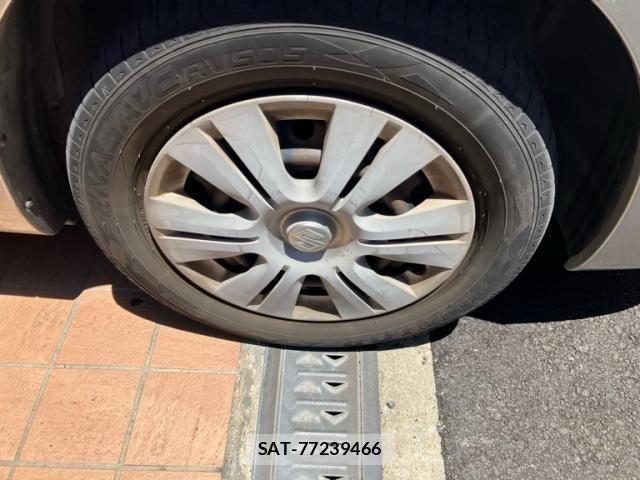 Suzuki LANDY 2010-04 7358396-4