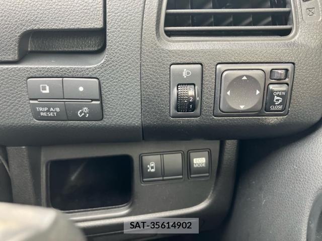 Suzuki LANDY 2013-03 7392603-12