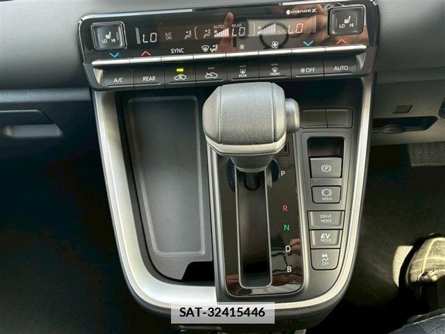 Suzuki LANDY 2026-04 7877226-28