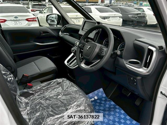 Suzuki LANDY 2026-04 7877227-12