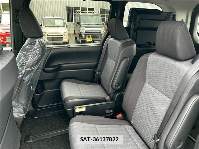 Suzuki LANDY 2026-04 7877227-14