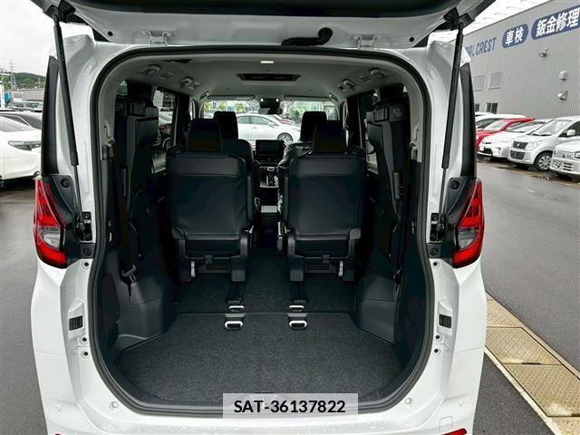 Suzuki LANDY 2026-04 7877227-18