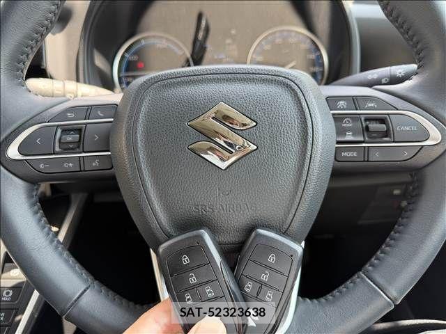 Suzuki LANDY 2023-06 8158666-17