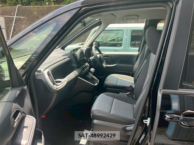 Suzuki LANDY 2026-04 8208246-11