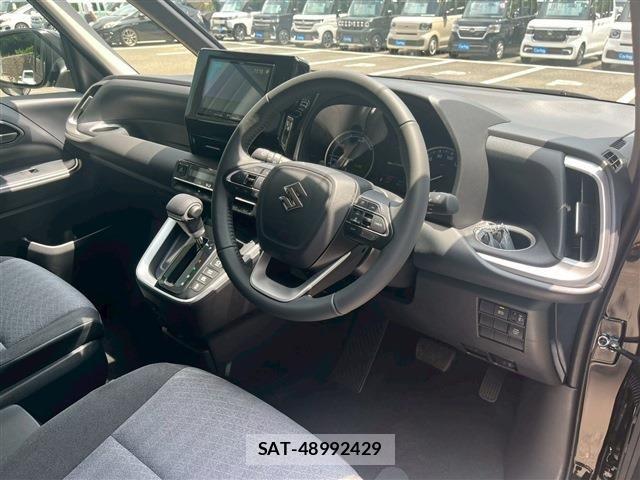 Suzuki LANDY 2026-04 8208246-12