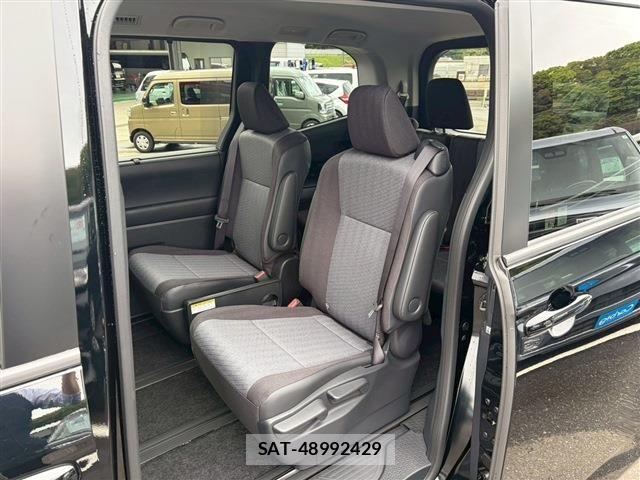 Suzuki LANDY 2026-04 8208246-14