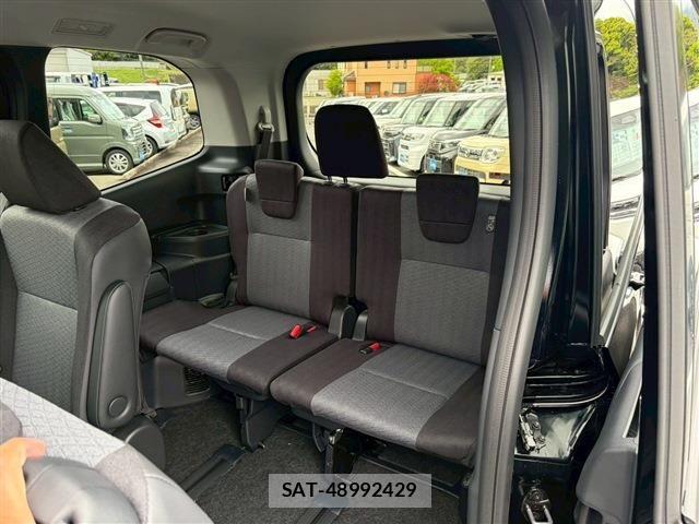 Suzuki LANDY 2026-04 8208246-15