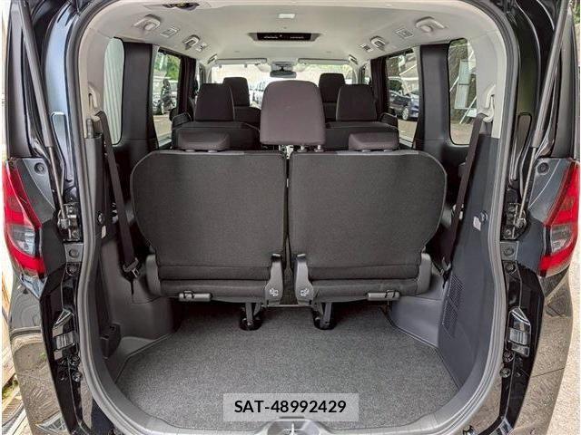 Suzuki LANDY 2026-04 8208246-16