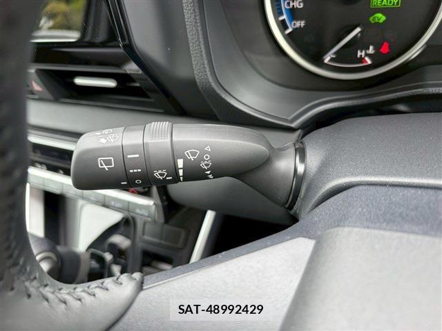 Suzuki LANDY 2026-04 8208246-21