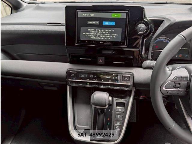 Suzuki LANDY 2026-04 8208246-25