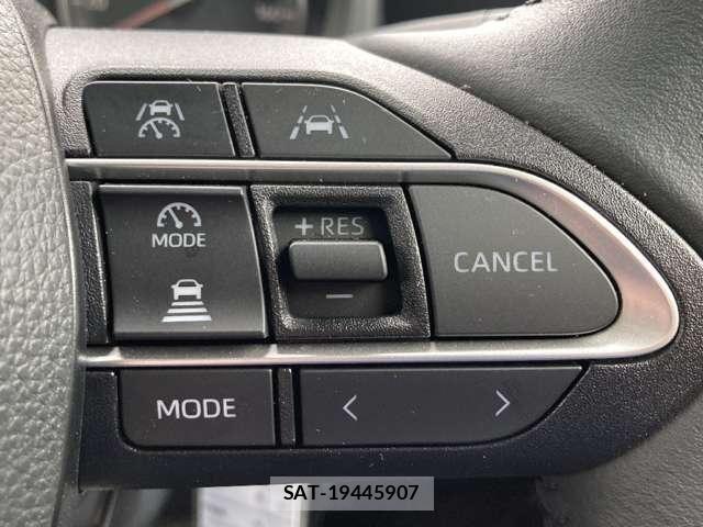 Suzuki LANDY 2025-06 8208247-13