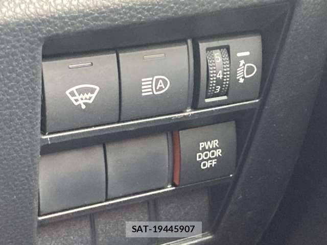 Suzuki LANDY 2025-06 8208247-14