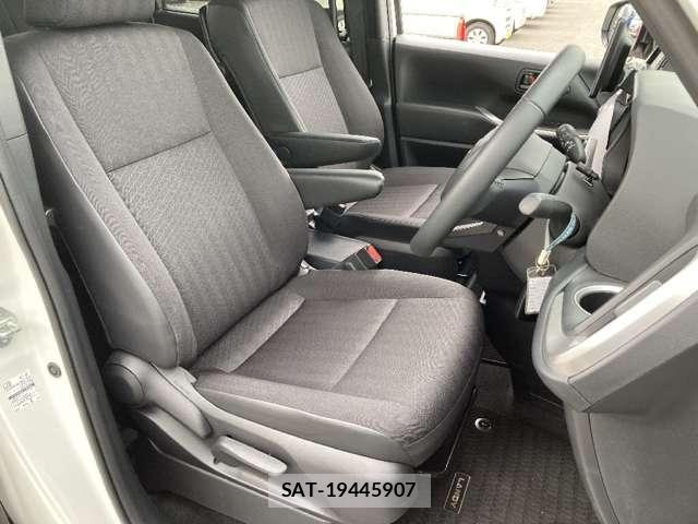 Suzuki LANDY 2025-06 8208247-15