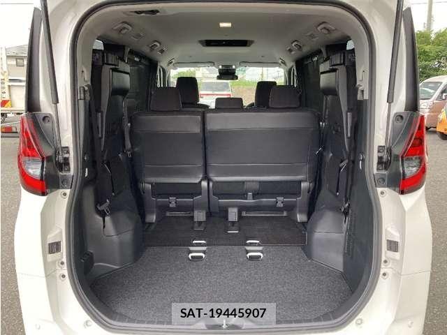 Suzuki LANDY 2025-06 8208247-19