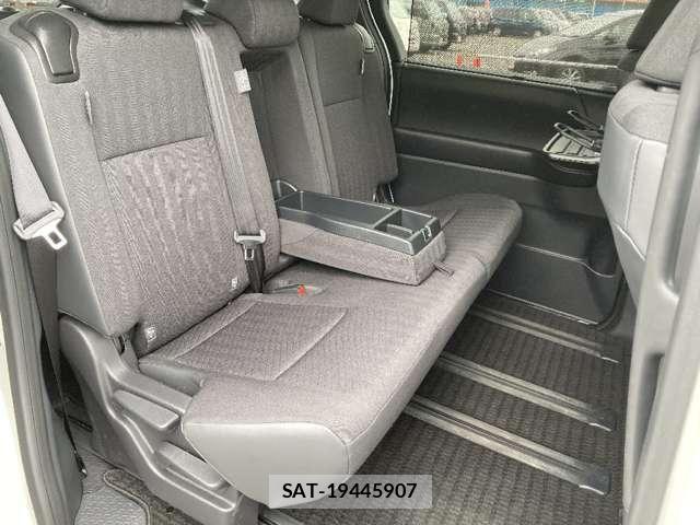 Suzuki LANDY 2025-06 8208247-20
