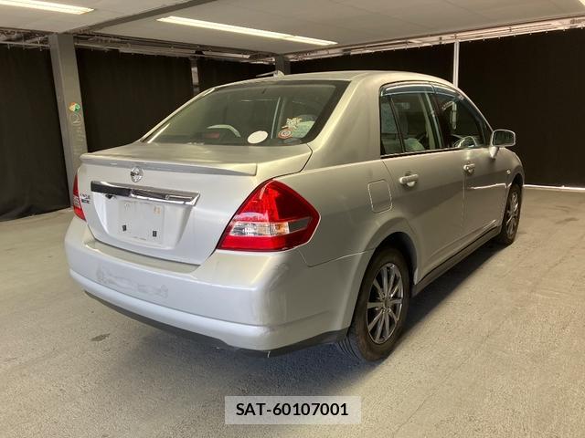 Nissan LATIO 2011 1329229-2