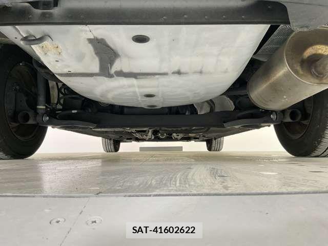 Nissan LATIO 2016-10 3377305-9
