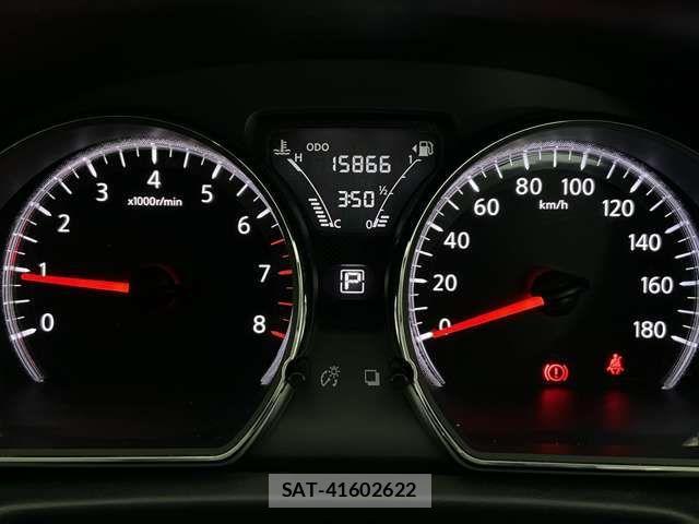 Nissan LATIO 2016-10 3377305-10