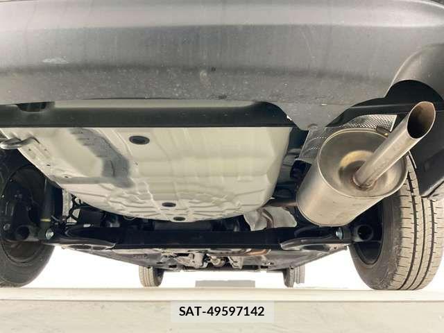 Nissan LATIO 2015-01 4175978-9
