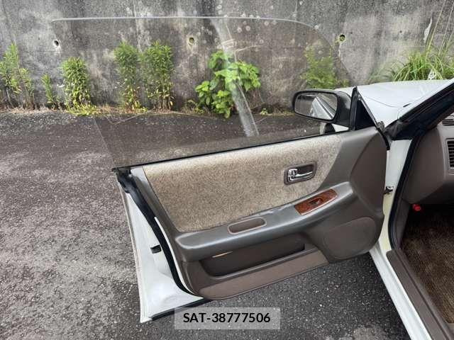 Nissan LAUREL 1995-04 7327885-17