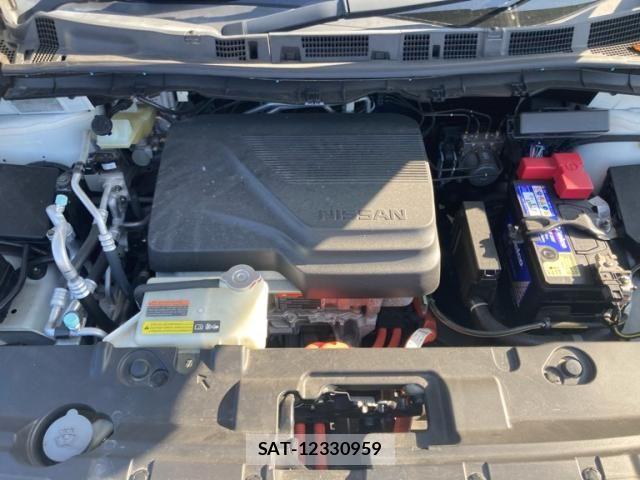 Nissan LEAF 2018-05 1463825-3