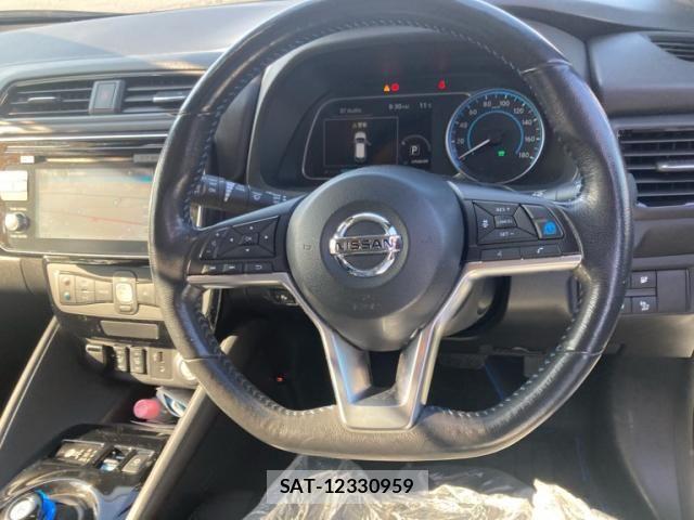 Nissan LEAF 2018-05 1463825-5