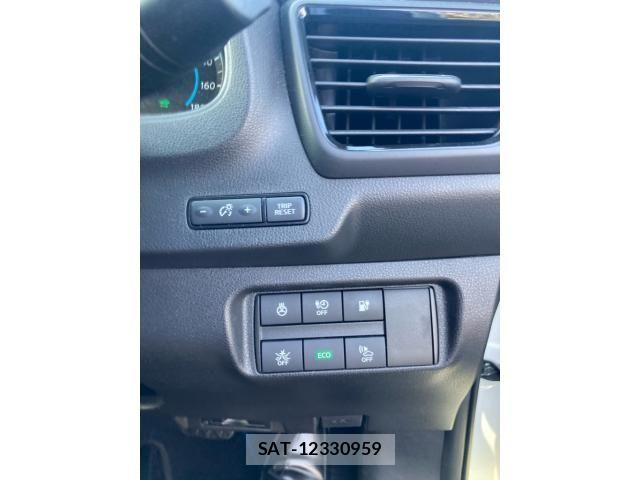 Nissan LEAF 2018-05 1463825-7